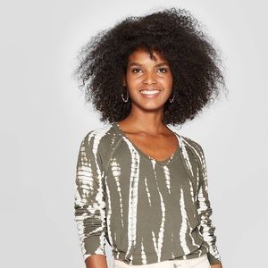 Knox Rose Long Sleeve V neck Blouse